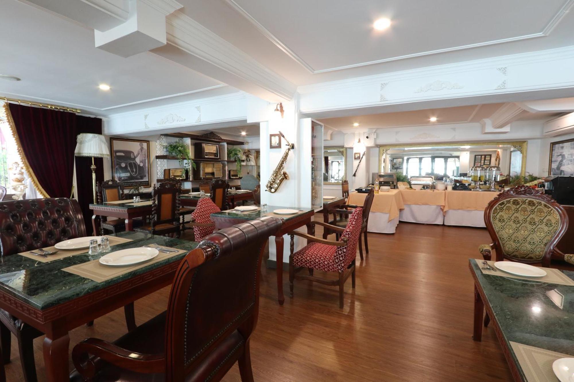 Siam Champs Elyseesi Unique Hotel Bangkok Bagian luar foto