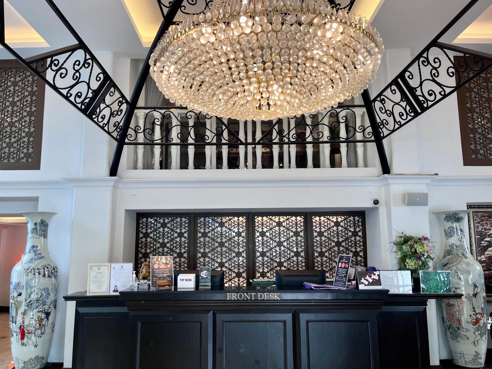 Siam Champs Elyseesi Unique Hotel Bangkok Bagian luar foto